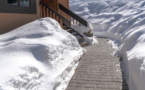 Pathway Snow and Ice Melting Outdoor Hydronic Underfloor Heating System | Pipelife